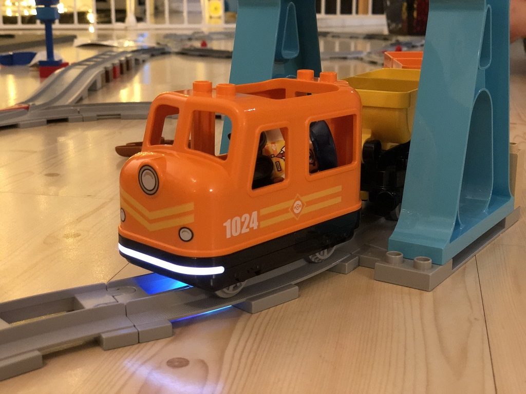 LEGO DUPLO Cargo Train | Barnevakten